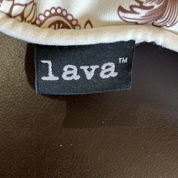 Set of 2 royal baroque accent pillows. 18”x 18” - Picture 3 of 5